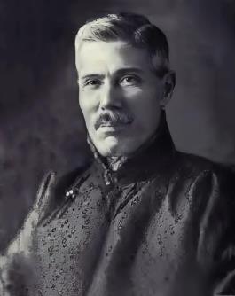 何东，原名何启东