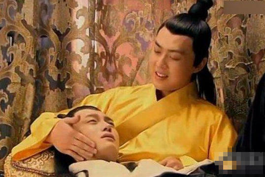 双性恋汉成帝:讨好美女杀掉自己所有骨肉