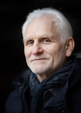 阿莱斯·比亚利亚茨基（Ales Bialiatski）