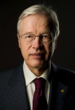 本特·霍尔姆斯特伦（Bengt Holmström）