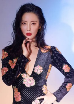张彤