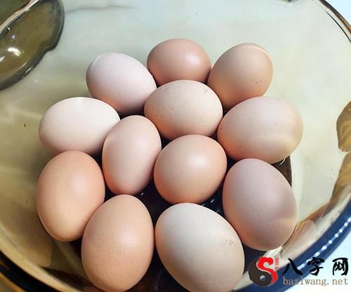 梦见给别人鸡蛋