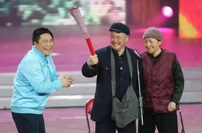 天生幽默风趣的八字有哪些特征？