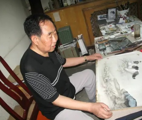 米春茂